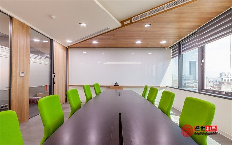 合肥1250平米辦公室裝修:打造高效與美學(xué)并重的現(xiàn)代辦公空間.jpg 合肥1250平米辦公室裝修:打造高效與美學(xué)并重的現(xiàn)代辦公空間.jpg